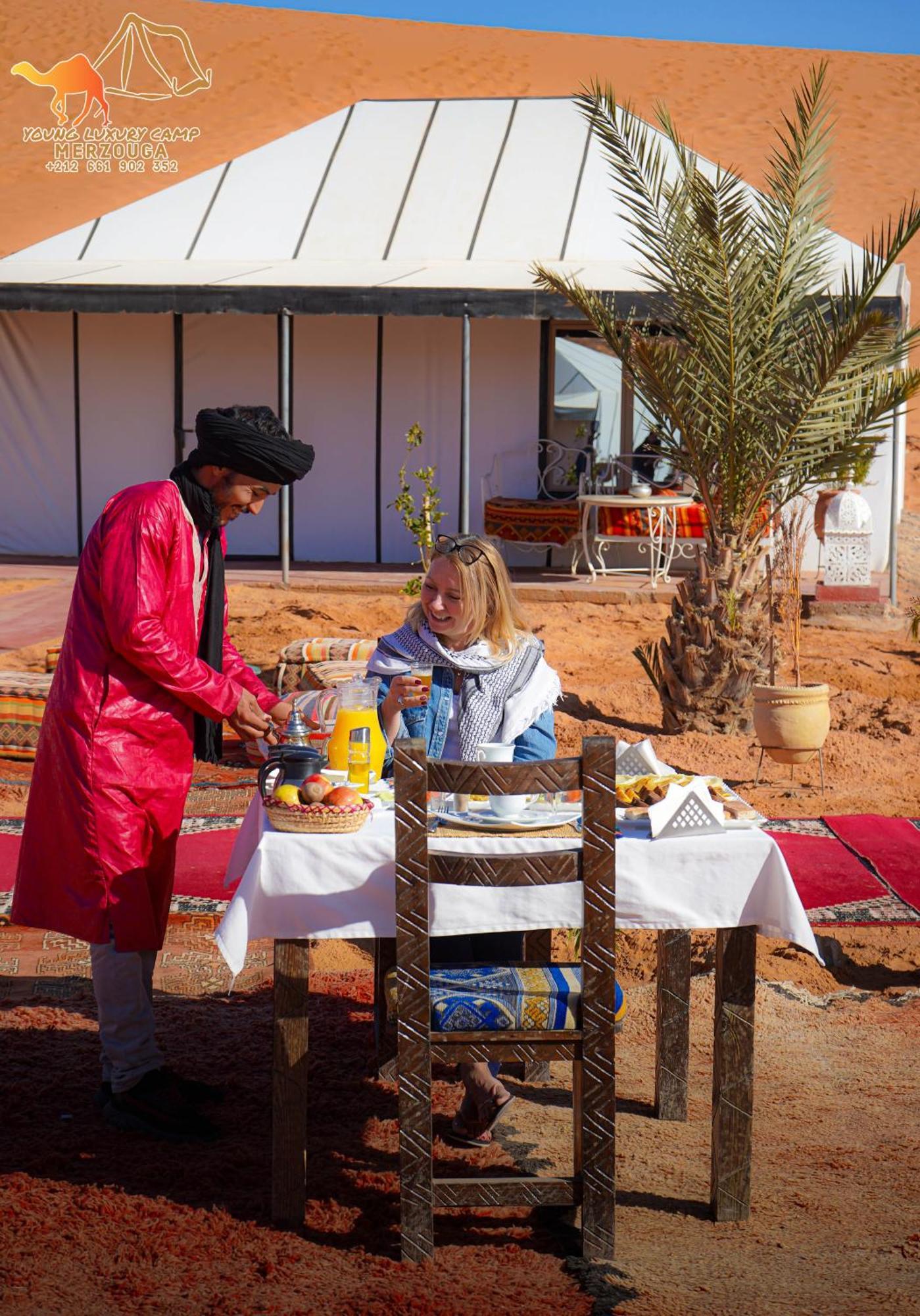 Young Luxury Camp Merzouga Exteriér fotografie