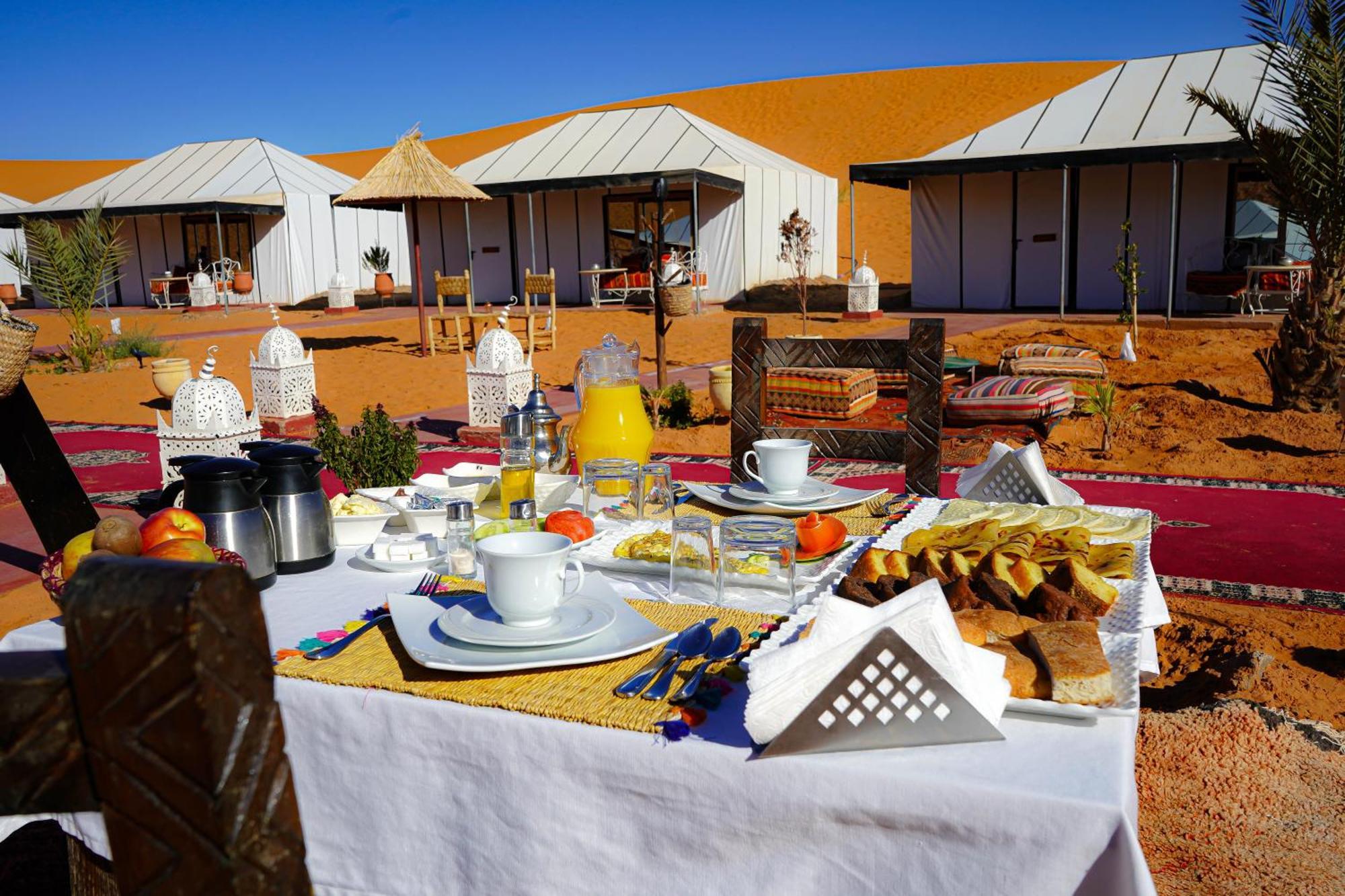 Young Luxury Camp Merzouga Exteriér fotografie