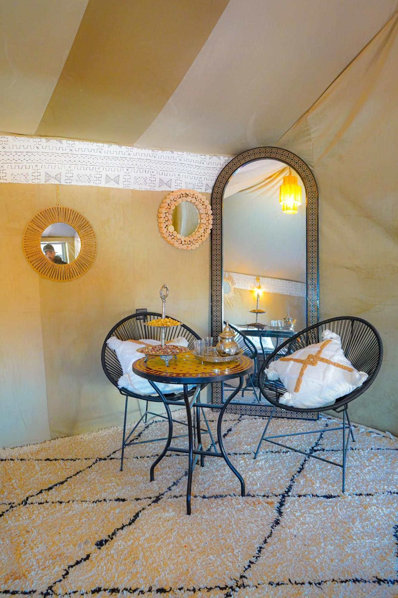 Young Luxury Camp Merzouga Exteriér fotografie