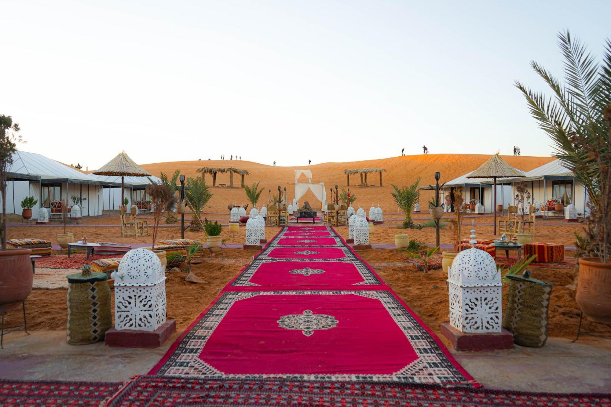 Young Luxury Camp Merzouga Exteriér fotografie